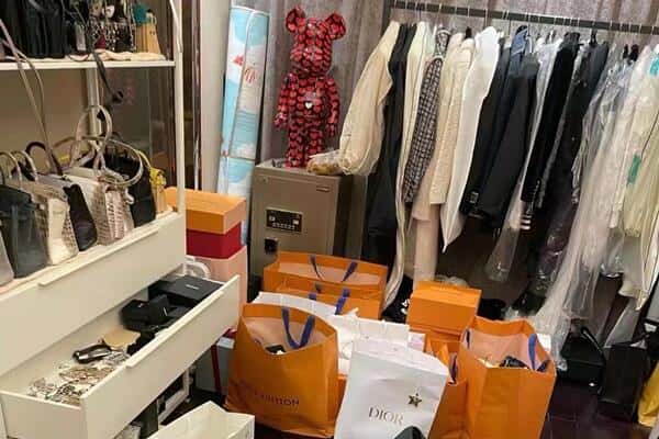 管城区回收一线品牌衣服.jpg